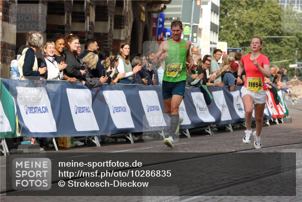 13.09.2026 - 21. swb-Marathon Bremen Strokosch-Dieckow http://msf.ph/oto/10286835 13.09.2026 10:37:12 Ziel 11738, 12520, 13606, 10502, 11619, 11854, 13608 meine-sportfotos.de