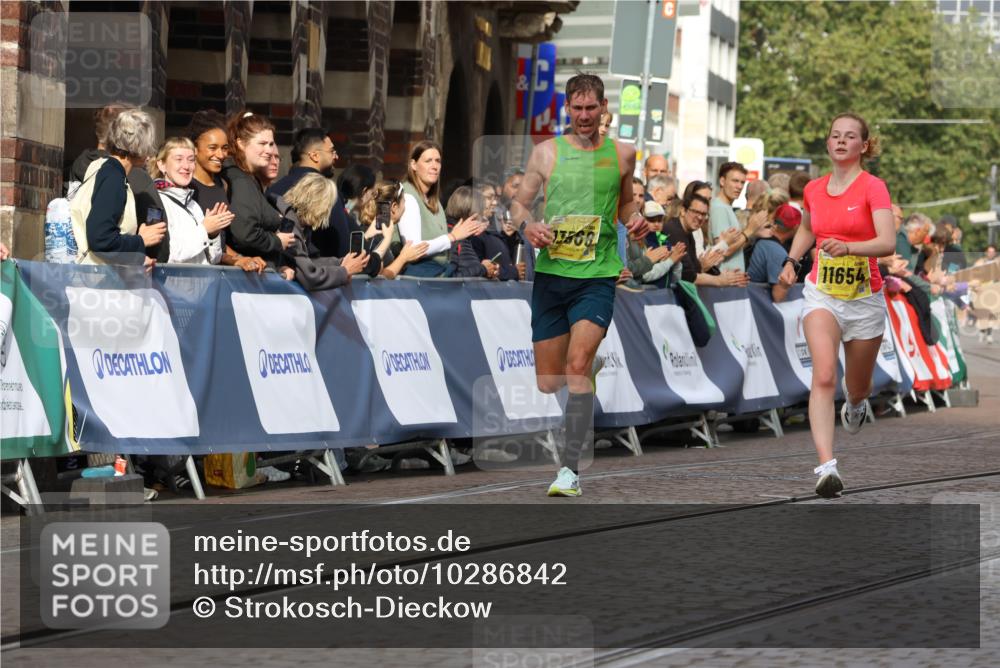 13.09.2026 - 21. swb-Marathon Bremen Strokosch-Dieckow http://msf.ph/oto/10286842 13.09.2026 10:37:12 Ziel 11738, 12520, 13606, 10502, 11619, 11854, 13608 meine-sportfotos.de