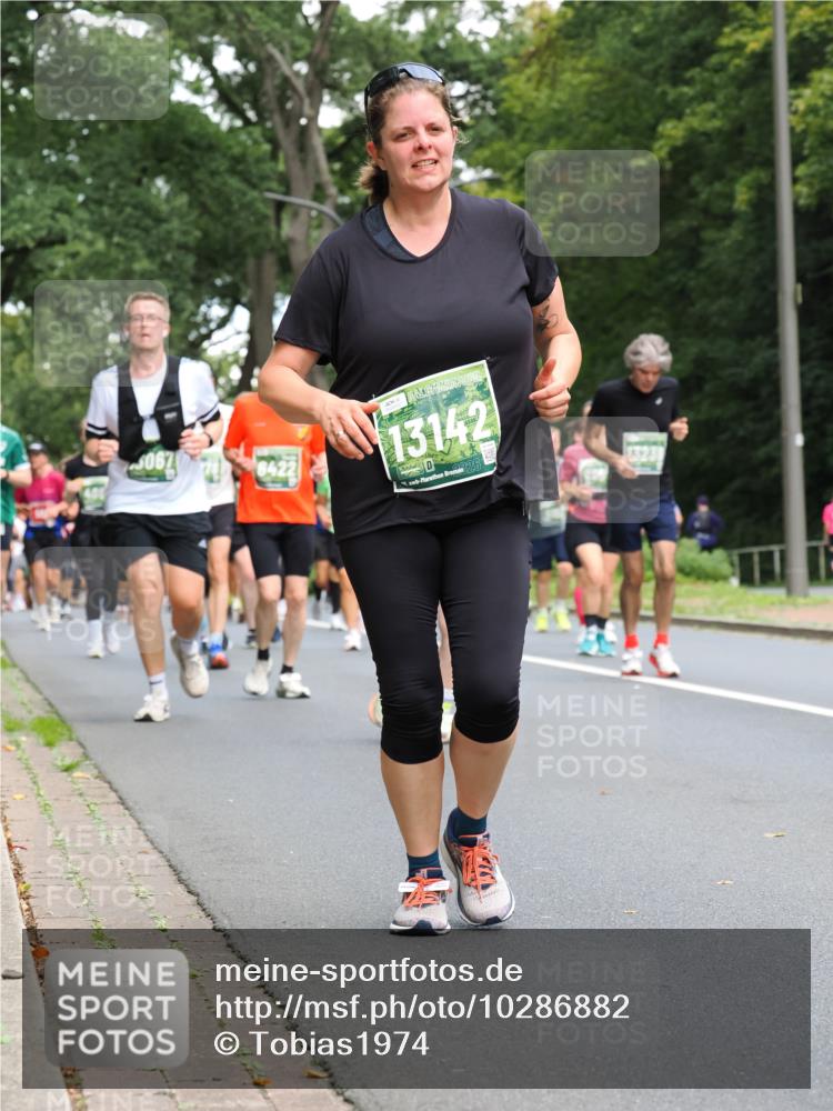 13.09.2026 - 21. swb-Marathon Bremen TobiasT http://msf.ph/oto/10286882 13.09.2026 12:19:37 Laufen 6422, 13142, 26, 13239 meine-sportfotos.de