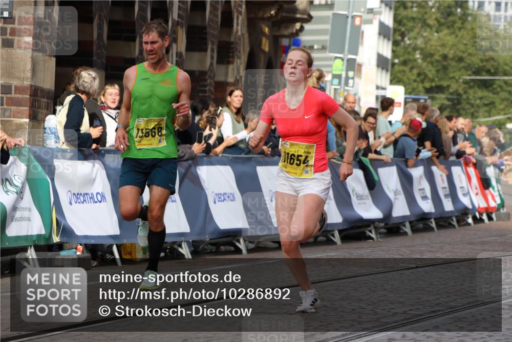 13.09.2026 - 21. swb-Marathon Bremen Strokosch-Dieckow http://msf.ph/oto/10286892 13.09.2026 10:37:13 Ziel 11738, 12520, 13606, 10502, 11619, 11854, 13608 meine-sportfotos.de