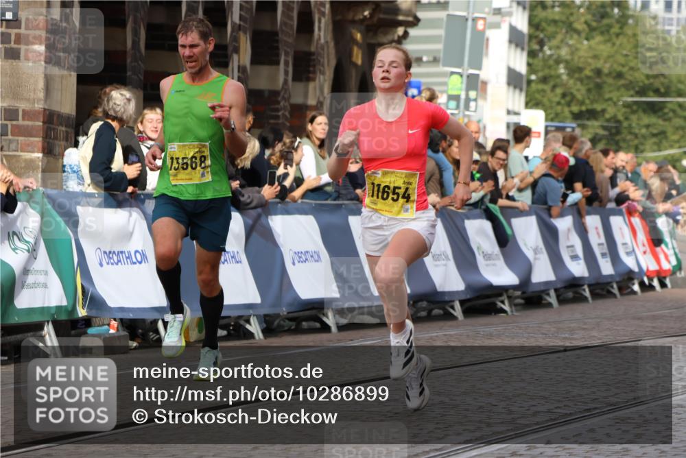 13.09.2026 - 21. swb-Marathon Bremen Strokosch-Dieckow http://msf.ph/oto/10286899 13.09.2026 10:37:13 Ziel 11738, 12520, 13606, 10502, 11619, 11854, 13608 meine-sportfotos.de