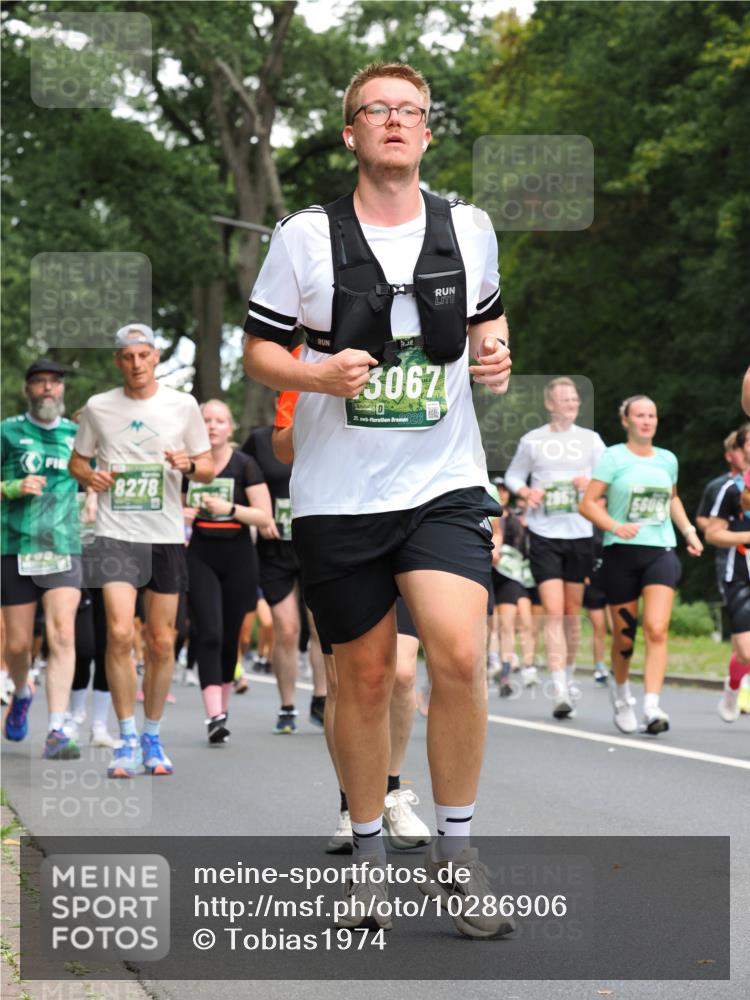 13.09.2026 - 21. swb-Marathon Bremen TobiasT http://msf.ph/oto/10286906 13.09.2026 12:19:39 Laufen 8278, 3067, 21, 26 meine-sportfotos.de