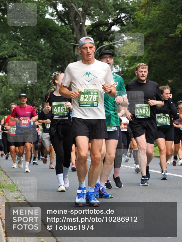 13.09.2026 - 21. swb-Marathon Bremen TobiasT http://msf.ph/oto/10286912 13.09.2026 12:19:42 Laufen 569, 4061, 8278, 21, 4467, 5941 meine-sportfotos.de