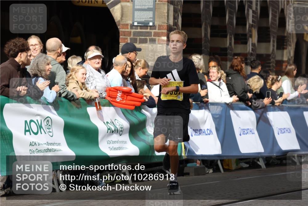 13.09.2026 - 21. swb-Marathon Bremen Strokosch-Dieckow http://msf.ph/oto/10286918 13.09.2026 10:37:21 Ziel 11654, 12520, 13568, 13606, 11619, 11854, 13608 meine-sportfotos.de