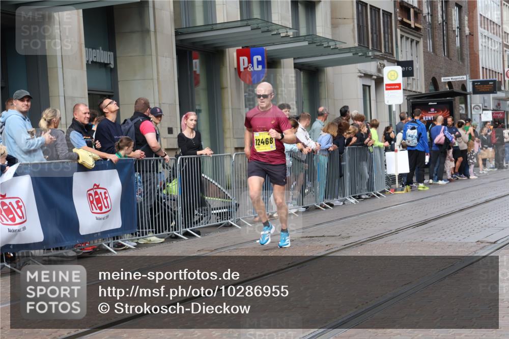 13.09.2026 - 21. swb-Marathon Bremen Strokosch-Dieckow http://msf.ph/oto/10286955 13.09.2026 10:41:51 Ziel 11630, 11895, 12426, 12468, 13585, 13621, 10341, 10972, 11426, 11527, 11628, 12246, 12455, 12468, 13586, 13600 meine-sportfotos.de
