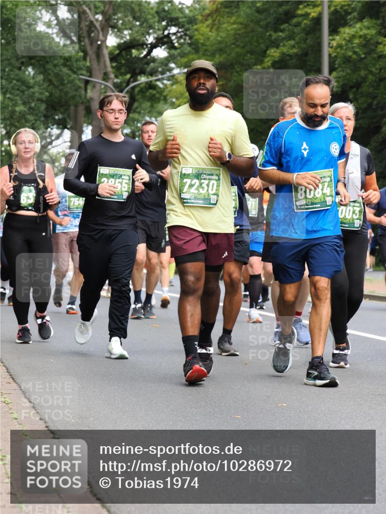 13.09.2026 - 21. swb-Marathon Bremen TobiasT http://msf.ph/oto/10286972 13.09.2026 12:19:53 Laufen 754, 2955, 7230, 5735, 26, 8084, 6222, 21, 003 meine-sportfotos.de