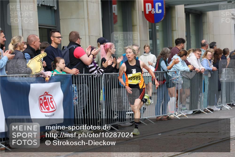 13.09.2026 - 21. swb-Marathon Bremen Strokosch-Dieckow http://msf.ph/oto/10287024 13.09.2026 10:42:02 Ziel 10358, 10632, 10775, 11375, 11630, 11895, 12395, 12525, 13585, 10341, 10972, 11426, 11527, 12246, 12426, 12468, 13621 meine-sportfotos.de