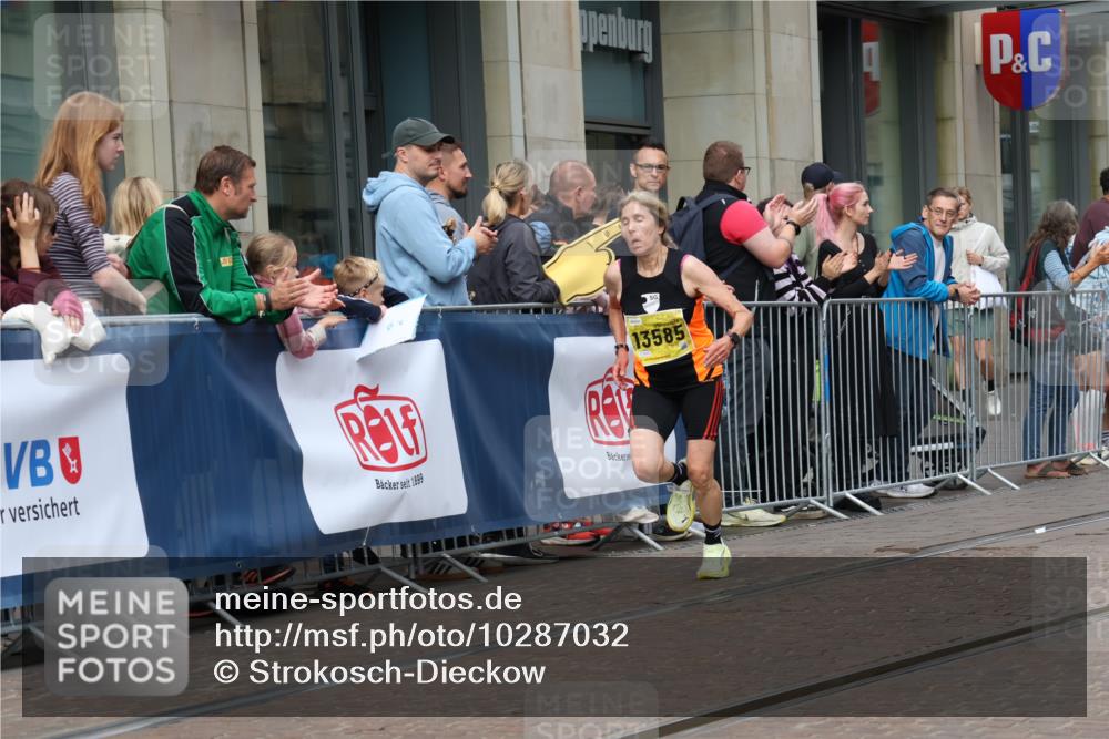 13.09.2026 - 21. swb-Marathon Bremen Strokosch-Dieckow http://msf.ph/oto/10287032 13.09.2026 10:42:03 Ziel 10358, 10632, 10775, 11375, 11630, 11895, 12395, 12525, 13585, 10341, 10972, 11527, 12426, 12468, 13621 meine-sportfotos.de