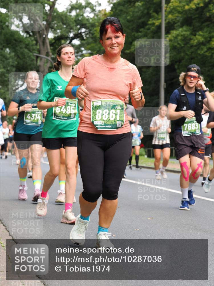 13.09.2026 - 21. swb-Marathon Bremen TobiasT http://msf.ph/oto/10287036 13.09.2026 12:20:10 Laufen 5495, 4314, 8861, 8738, 26, 7683 meine-sportfotos.de