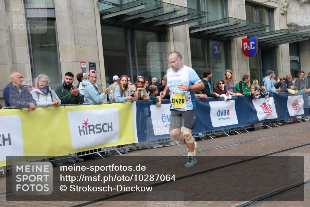 13.09.2026 - 21. swb-Marathon Bremen Strokosch-Dieckow http://msf.ph/oto/10287064 13.09.2026 10:42:06 Ziel 10358, 10632, 10775, 11375, 11630, 11779, 11895, 12395, 12525, 10972, 12426, 12468, 13585, 13621 meine-sportfotos.de