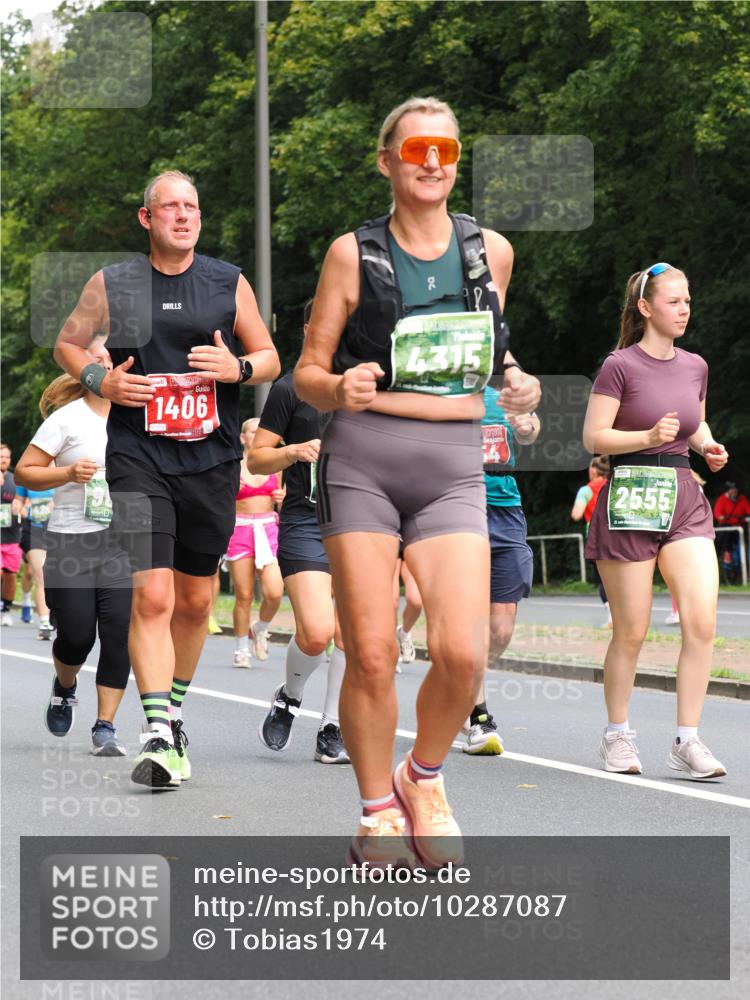 13.09.2026 - 21. swb-Marathon Bremen TobiasT http://msf.ph/oto/10287087 13.09.2026 12:20:21 Laufen 1406, 4315, 4, 2555 meine-sportfotos.de