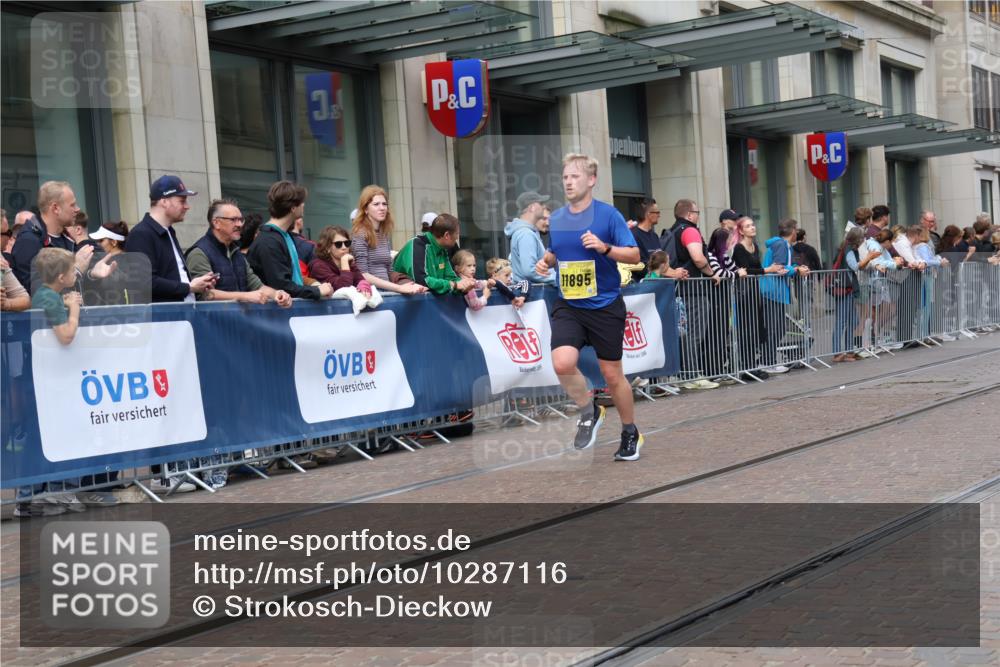 13.09.2026 - 21. swb-Marathon Bremen Strokosch-Dieckow http://msf.ph/oto/10287116 13.09.2026 10:42:11 Ziel 10312, 10358, 10632, 10775, 11375, 11630, 11779, 11895, 12281, 12395, 12525, 11895, 12426, 12468, 13585, 13621 meine-sportfotos.de