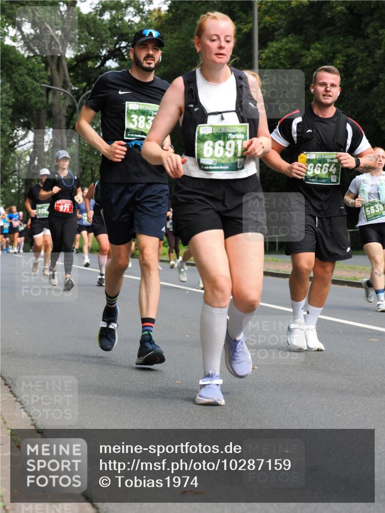 13.09.2026 - 21. swb-Marathon Bremen TobiasT http://msf.ph/oto/10287159 13.09.2026 12:20:37 Laufen 906, 971, 383, 66912, 9664, 5638 meine-sportfotos.de