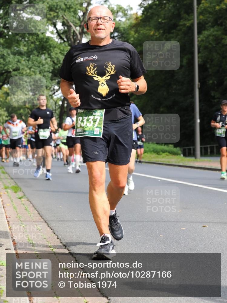 13.09.2026 - 21. swb-Marathon Bremen TobiasT http://msf.ph/oto/10287166 13.09.2026 12:20:45 Laufen 2017, 8337, 515 meine-sportfotos.de