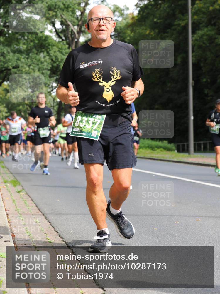 13.09.2026 - 21. swb-Marathon Bremen TobiasT http://msf.ph/oto/10287173 13.09.2026 12:20:45 Laufen 201, 8337, 6229, 21, 026 meine-sportfotos.de