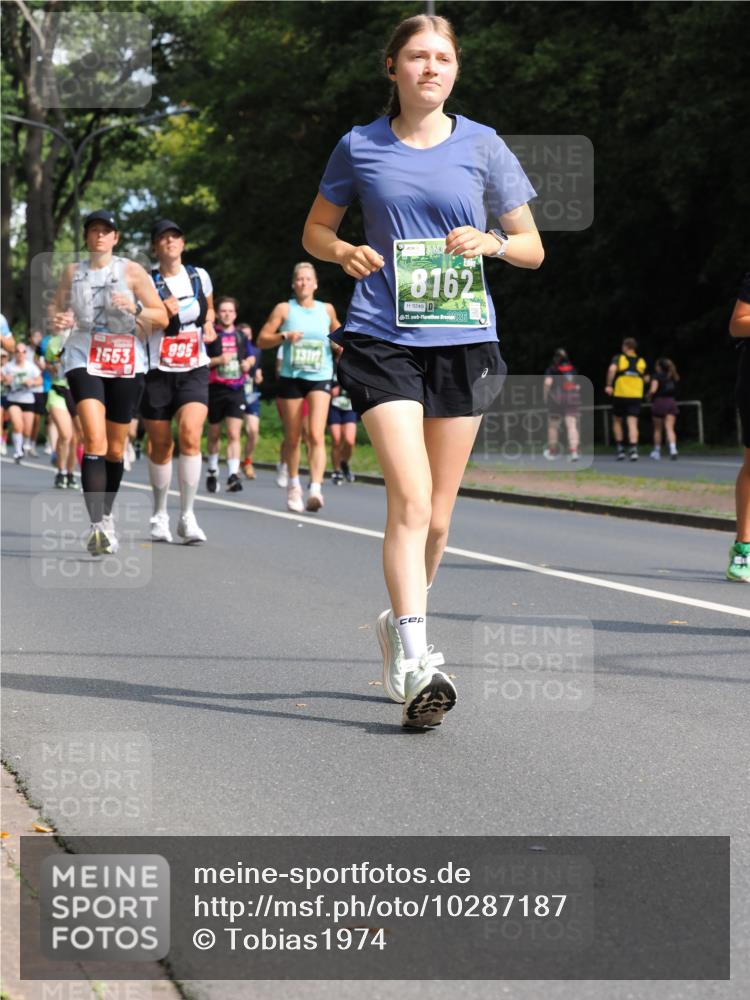 13.09.2026 - 21. swb-Marathon Bremen TobiasT http://msf.ph/oto/10287187 13.09.2026 12:20:48 Laufen 1553, 995, 8162, 9249, 21, 026 meine-sportfotos.de