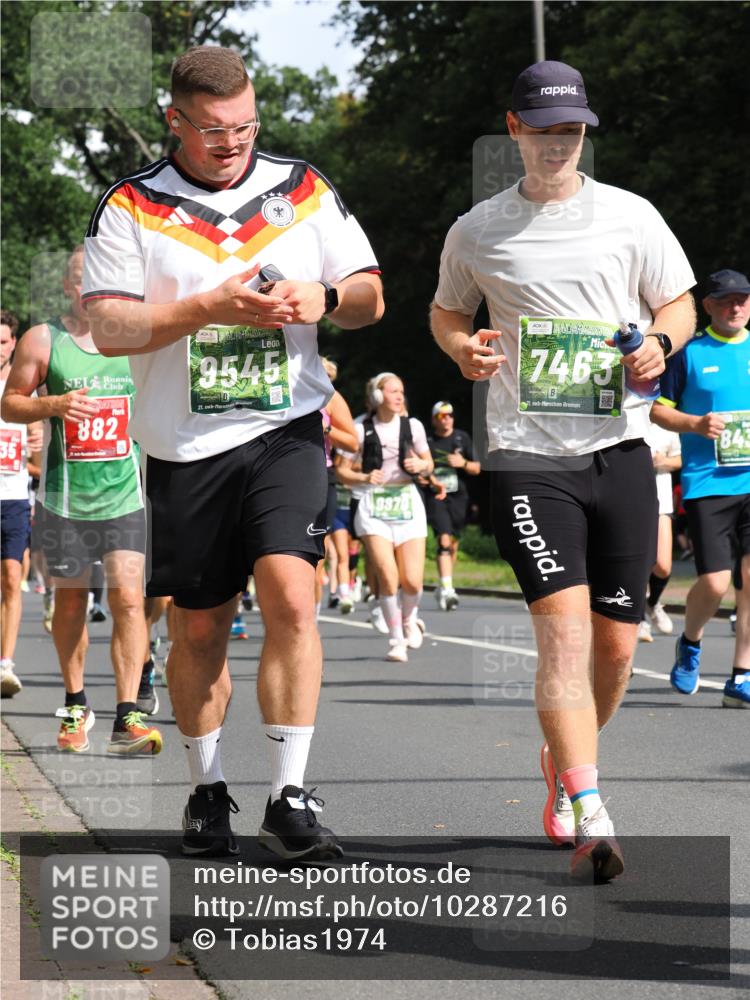 13.09.2026 - 21. swb-Marathon Bremen TobiasT http://msf.ph/oto/10287216 13.09.2026 12:20:58 Laufen 35, 882, 9545, 21, 26, 7463, 21, 9370, 843 meine-sportfotos.de