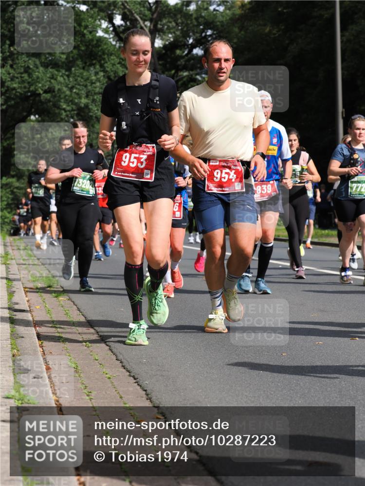 13.09.2026 - 21. swb-Marathon Bremen TobiasT http://msf.ph/oto/10287223 13.09.2026 12:21:03 Laufen 13202, 953, 21, 954, 21, 839, 772 meine-sportfotos.de