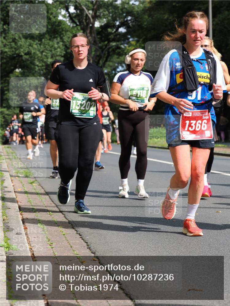 13.09.2026 - 21. swb-Marathon Bremen TobiasT http://msf.ph/oto/10287236 13.09.2026 12:21:05 Laufen 1, 13202, 0, 1366, 2026 meine-sportfotos.de