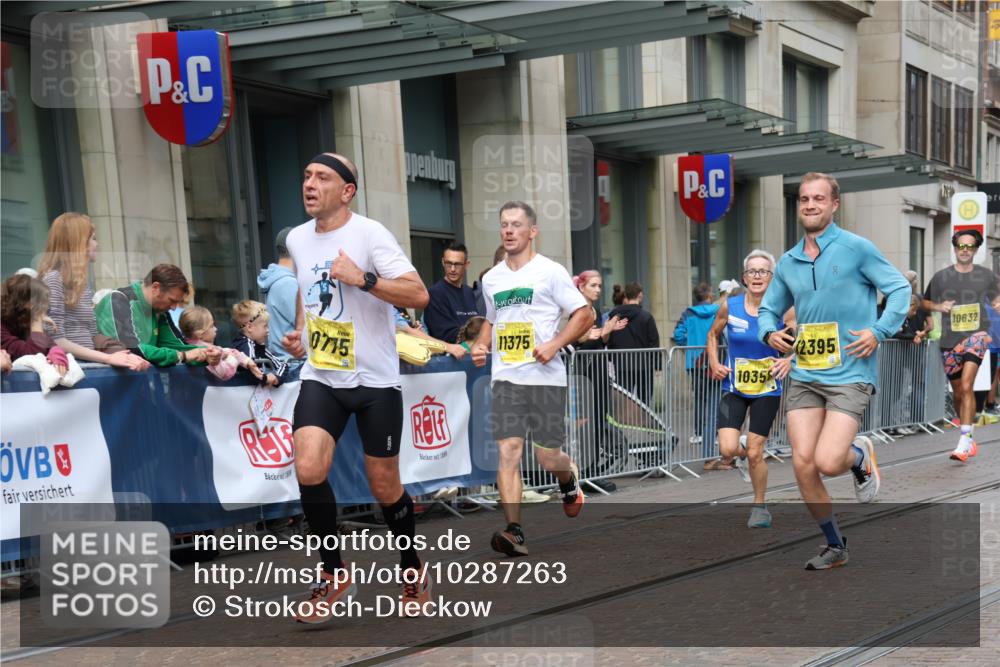 13.09.2026 - 21. swb-Marathon Bremen Strokosch-Dieckow http://msf.ph/oto/10287263 13.09.2026 10:42:25 Ziel 10235, 10312, 10816, 10988, 11779, 12281, 13580, 10358, 10632, 10775, 11375, 11630, 11895, 12395, 12426, 12525, 13585 meine-sportfotos.de