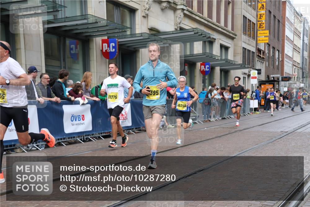 13.09.2026 - 21. swb-Marathon Bremen Strokosch-Dieckow http://msf.ph/oto/10287280 13.09.2026 10:42:26 Ziel 10235, 10312, 10816, 10988, 11779, 12281, 13580, 10358, 10632, 10775, 11375, 11630, 11895, 12395, 12426, 12525, 13585 meine-sportfotos.de