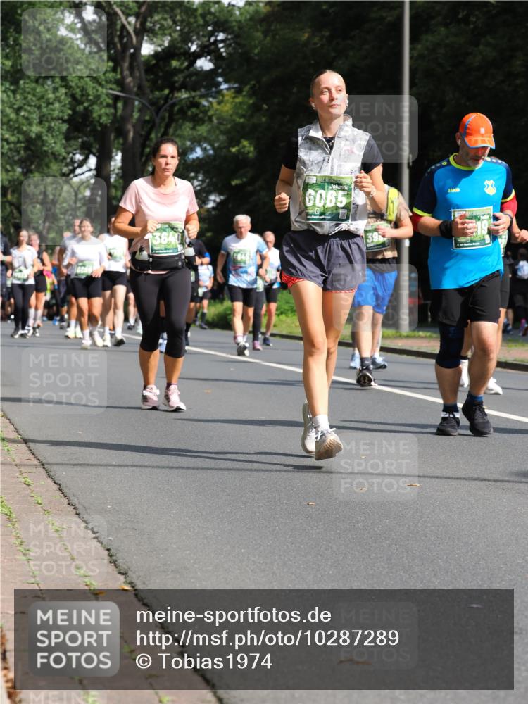 13.09.2026 - 21. swb-Marathon Bremen TobiasT http://msf.ph/oto/10287289 13.09.2026 12:21:17 Laufen 3640, 6065 meine-sportfotos.de
