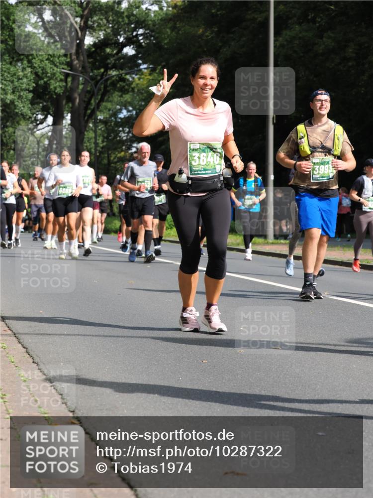 13.09.2026 - 21. swb-Marathon Bremen TobiasT http://msf.ph/oto/10287322 13.09.2026 12:21:18 Laufen 3640, 3993 meine-sportfotos.de