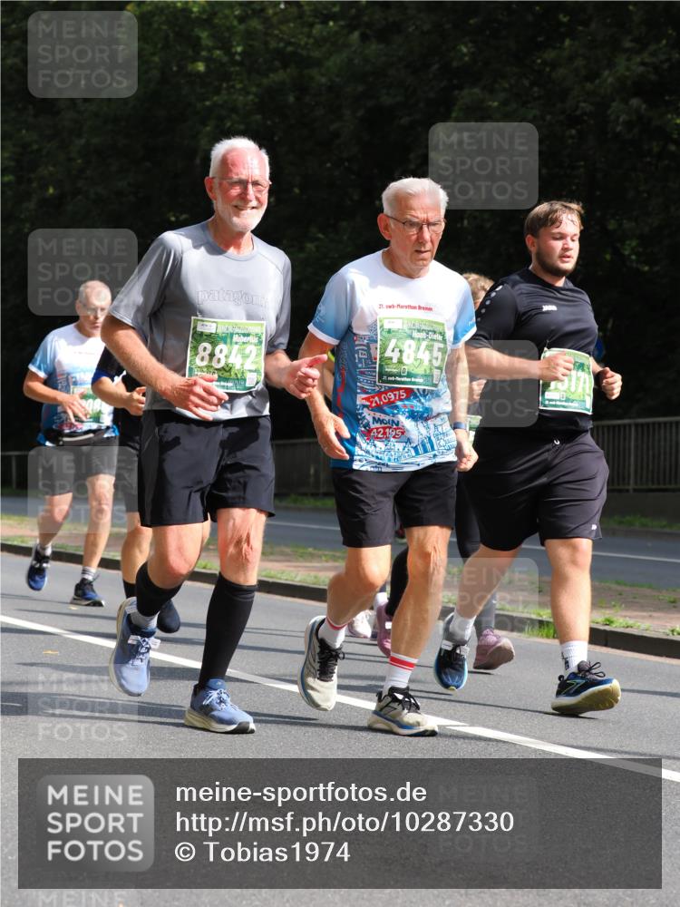 13.09.2026 - 21. swb-Marathon Bremen TobiasT http://msf.ph/oto/10287330 13.09.2026 12:21:24 Laufen 8842, 21, 4845, 21, 21, 0975, 42, 195 meine-sportfotos.de