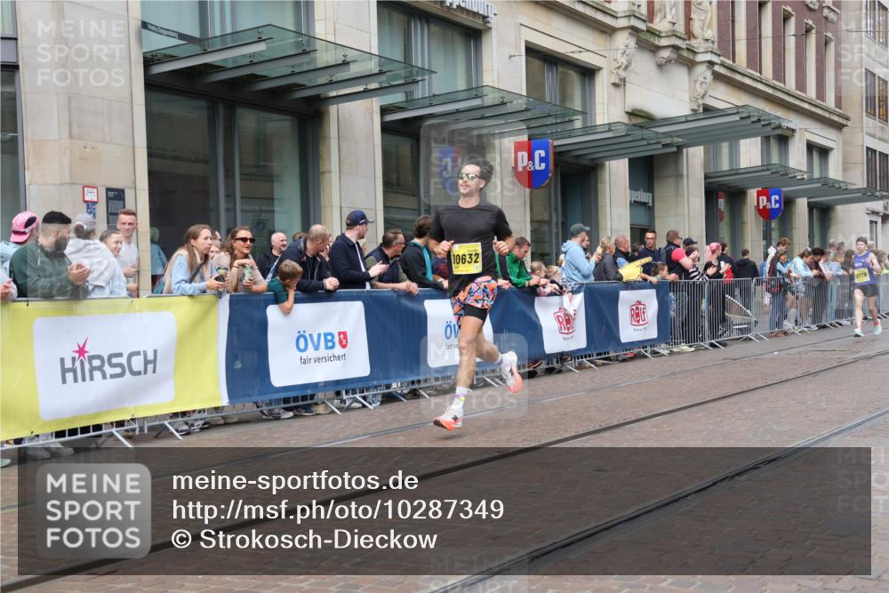 13.09.2026 - 21. swb-Marathon Bremen Strokosch-Dieckow http://msf.ph/oto/10287349 13.09.2026 10:42:28 Ziel 10235, 10312, 10816, 10988, 11779, 12281, 13580, 10358, 10632, 10775, 11375, 11630, 11895, 12395, 12525, 13585 meine-sportfotos.de