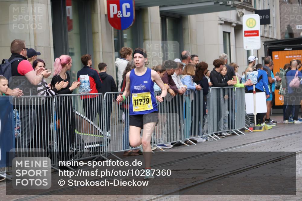 13.09.2026 - 21. swb-Marathon Bremen Strokosch-Dieckow http://msf.ph/oto/10287360 13.09.2026 10:42:29 Ziel 10235, 10312, 10816, 10988, 11779, 12281, 13580, 10358, 10632, 10775, 11375, 11630, 11895, 12395, 12525, 13585 meine-sportfotos.de