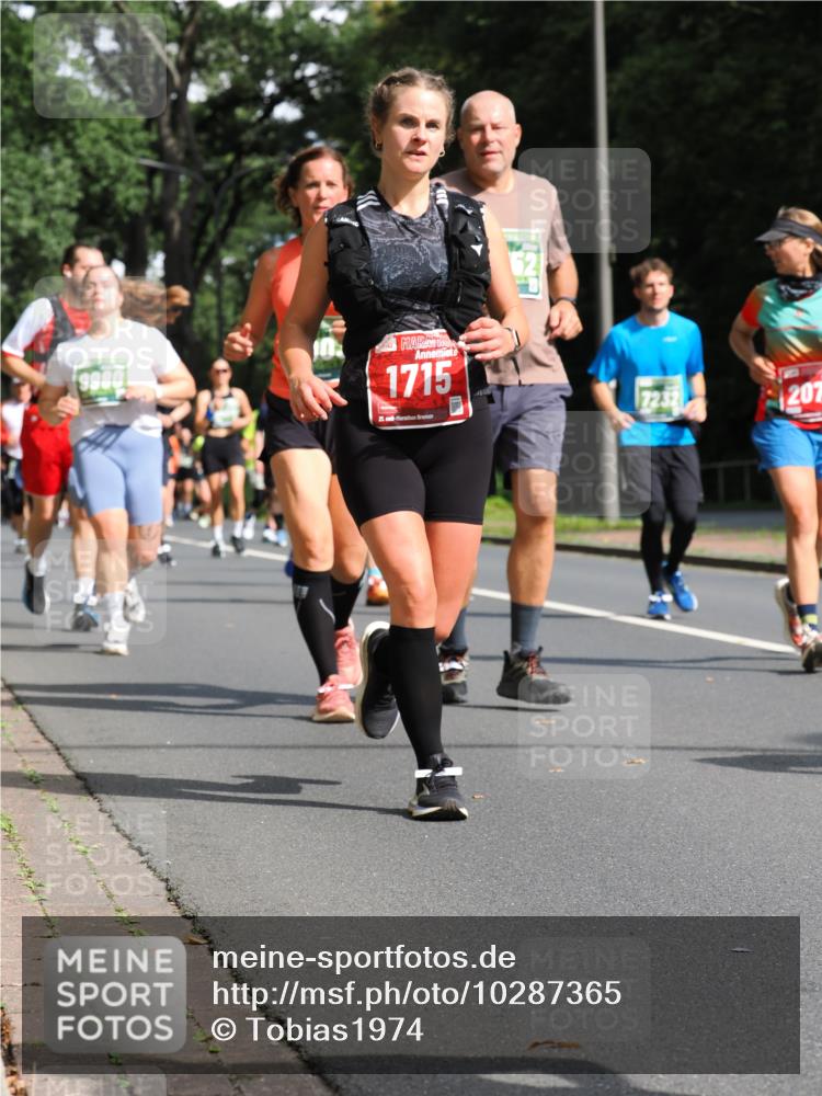 13.09.2026 - 21. swb-Marathon Bremen TobiasT http://msf.ph/oto/10287365 13.09.2026 12:21:30 Laufen 9980, 1715, 21, 7232, 207 meine-sportfotos.de