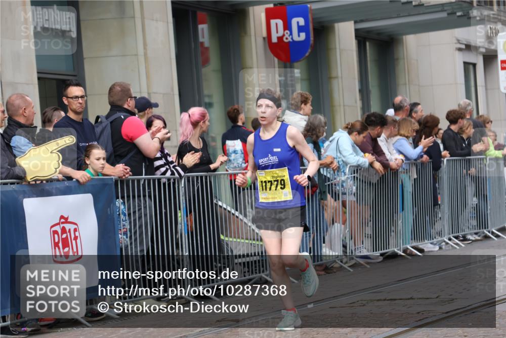 13.09.2026 - 21. swb-Marathon Bremen Strokosch-Dieckow http://msf.ph/oto/10287368 13.09.2026 10:42:30 Ziel 10235, 10312, 10816, 10988, 11779, 12281, 13580, 10358, 10632, 10775, 11375, 11630, 11895, 12395, 12525 meine-sportfotos.de