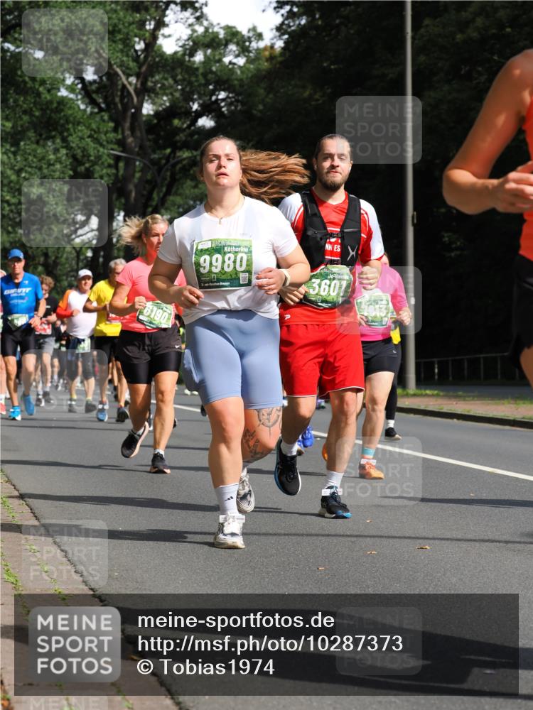 13.09.2026 - 21. swb-Marathon Bremen TobiasT http://msf.ph/oto/10287373 13.09.2026 12:21:32 Laufen 6190, 9980, 21, 3601, 1813 meine-sportfotos.de
