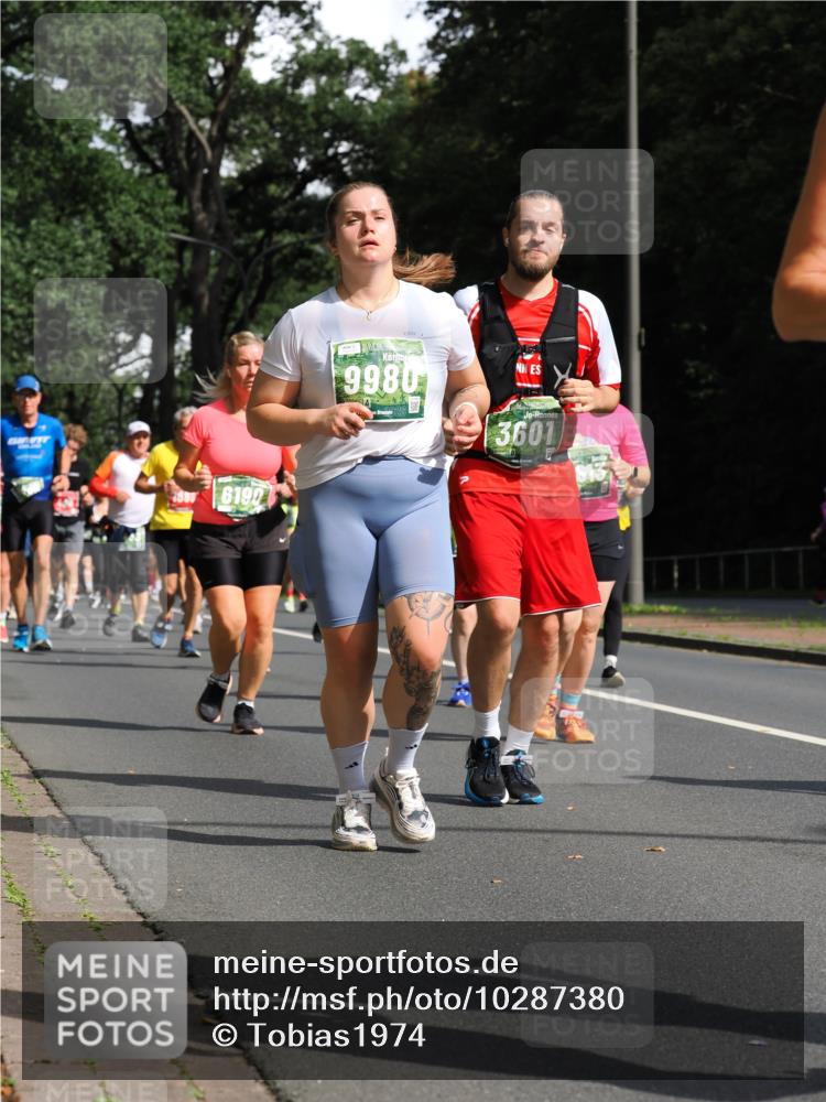 13.09.2026 - 21. swb-Marathon Bremen TobiasT http://msf.ph/oto/10287380 13.09.2026 12:21:32 Laufen 6190, 9980, 3601 meine-sportfotos.de