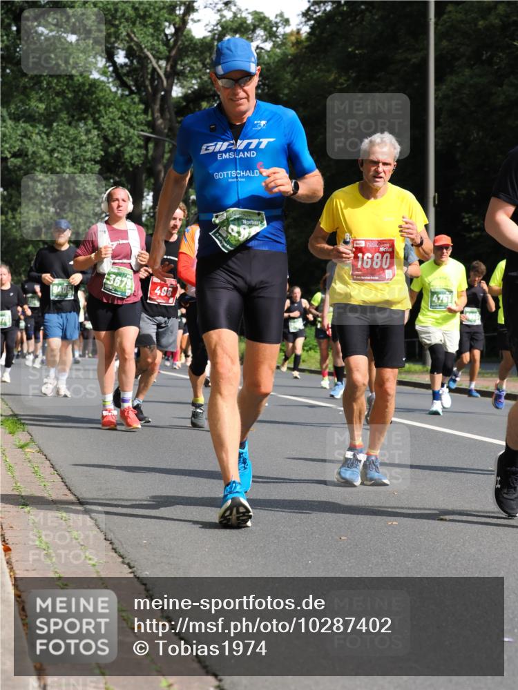 13.09.2026 - 21. swb-Marathon Bremen TobiasT http://msf.ph/oto/10287402 13.09.2026 12:21:38 Laufen 3679, 498, 1680, 2 meine-sportfotos.de