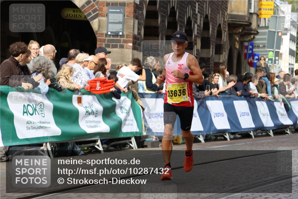 13.09.2026 - 21. swb-Marathon Bremen Strokosch-Dieckow http://msf.ph/oto/10287432 13.09.2026 10:38:21 Ziel 10302, 11083, 11142, 12538, 13551, 13559, 13584, 13587, 10441, 13507, 13539 meine-sportfotos.de