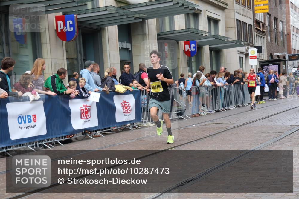 13.09.2026 - 21. swb-Marathon Bremen Strokosch-Dieckow http://msf.ph/oto/10287473 13.09.2026 10:42:43 Ziel 10235, 10336, 10988, 11042, 11143, 11265, 11442, 11632, 12053, 12469, 13523, 13580, 10312, 10358, 10632, 10775, 10816, 11375, 11779, 12281, 12395, 12525 meine-sportfotos.de