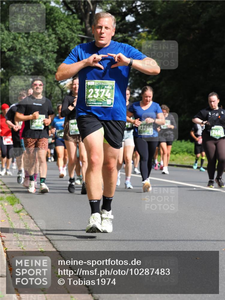 13.09.2026 - 21. swb-Marathon Bremen TobiasT http://msf.ph/oto/10287483 13.09.2026 12:21:58 Laufen 100, 2374, 21, 626, 13240 meine-sportfotos.de