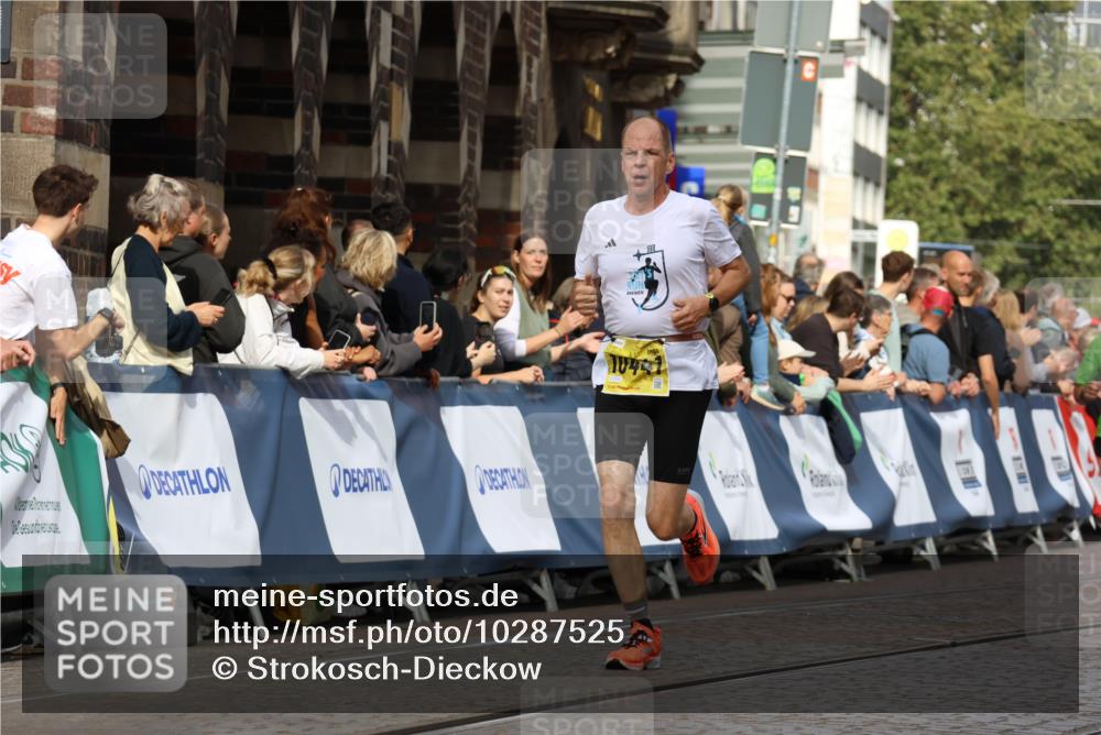 13.09.2026 - 21. swb-Marathon Bremen Strokosch-Dieckow http://msf.ph/oto/10287525 13.09.2026 10:38:41 Ziel 13507, 13553, 13636, 10926, 11127 meine-sportfotos.de
