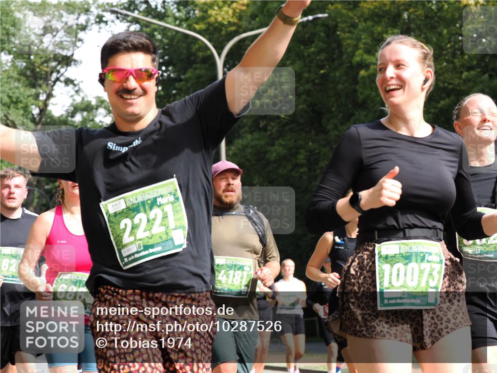 13.09.2026 - 21. swb-Marathon Bremen TobiasT http://msf.ph/oto/10287526 13.09.2026 12:22:03 Laufen 62, 686, 21, 2221, 26, 193, 4181, 10073, 8938 meine-sportfotos.de