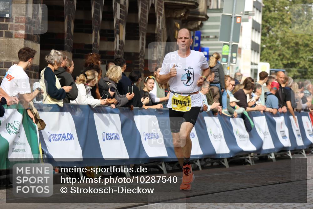 13.09.2026 - 21. swb-Marathon Bremen Strokosch-Dieckow http://msf.ph/oto/10287540 13.09.2026 10:38:41 Ziel 13507, 13553, 13636, 10926, 11127 meine-sportfotos.de
