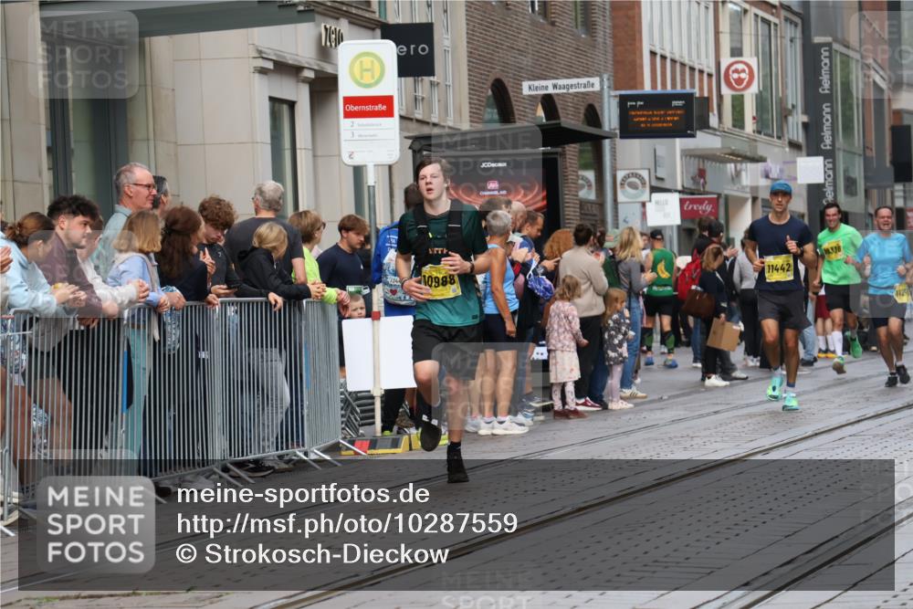 13.09.2026 - 21. swb-Marathon Bremen Strokosch-Dieckow http://msf.ph/oto/10287559 13.09.2026 10:42:51 Ziel 10336, 10456, 11042, 11143, 11265, 11442, 11632, 12053, 12469, 13523, 10235, 10312, 10816, 10988, 11779, 12281, 13580 meine-sportfotos.de