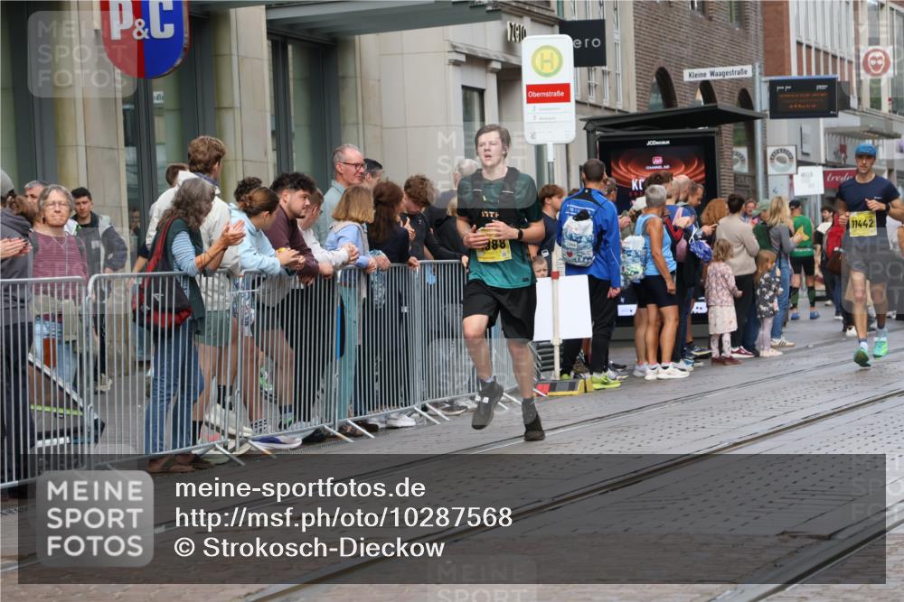 13.09.2026 - 21. swb-Marathon Bremen Strokosch-Dieckow http://msf.ph/oto/10287568 13.09.2026 10:42:51 Ziel 10336, 10456, 11042, 11143, 11265, 11442, 11632, 12053, 12469, 13523, 10235, 10312, 10816, 10988, 11779, 12281, 13580 meine-sportfotos.de