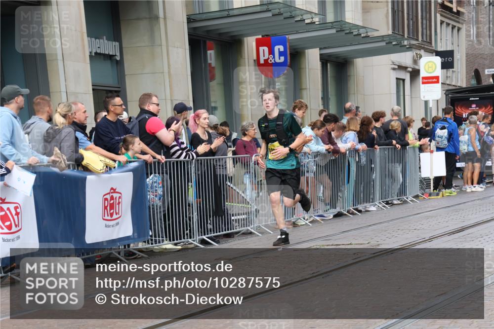 13.09.2026 - 21. swb-Marathon Bremen Strokosch-Dieckow http://msf.ph/oto/10287575 13.09.2026 10:42:53 Ziel 10336, 10456, 11042, 11143, 11265, 11442, 11632, 12053, 12406, 12469, 13523, 10235, 10312, 10816, 10988, 11779, 12281, 13580 meine-sportfotos.de