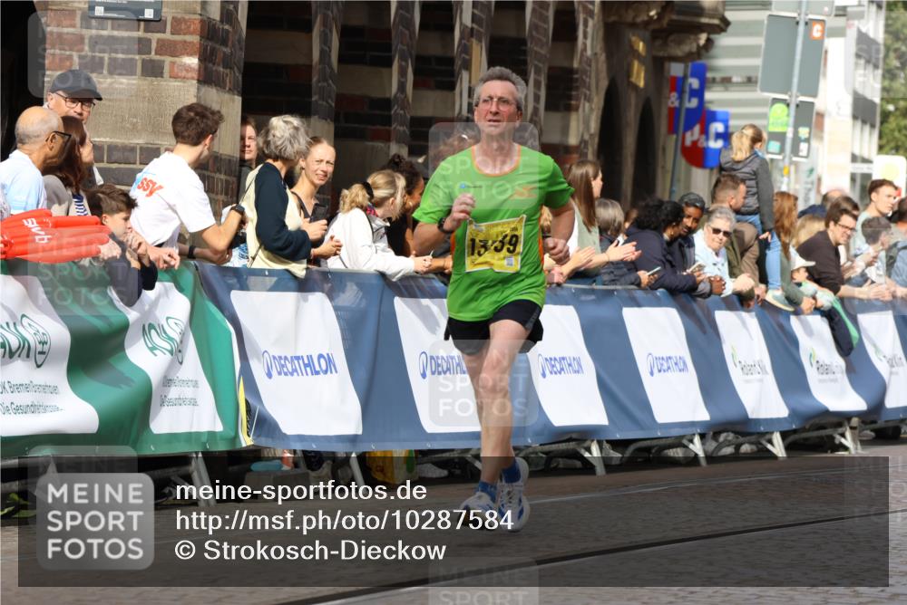 13.09.2026 - 21. swb-Marathon Bremen Strokosch-Dieckow http://msf.ph/oto/10287584 13.09.2026 10:38:45 Ziel 10441, 13507, 13553, 10782, 10926, 11127, 11338 meine-sportfotos.de
