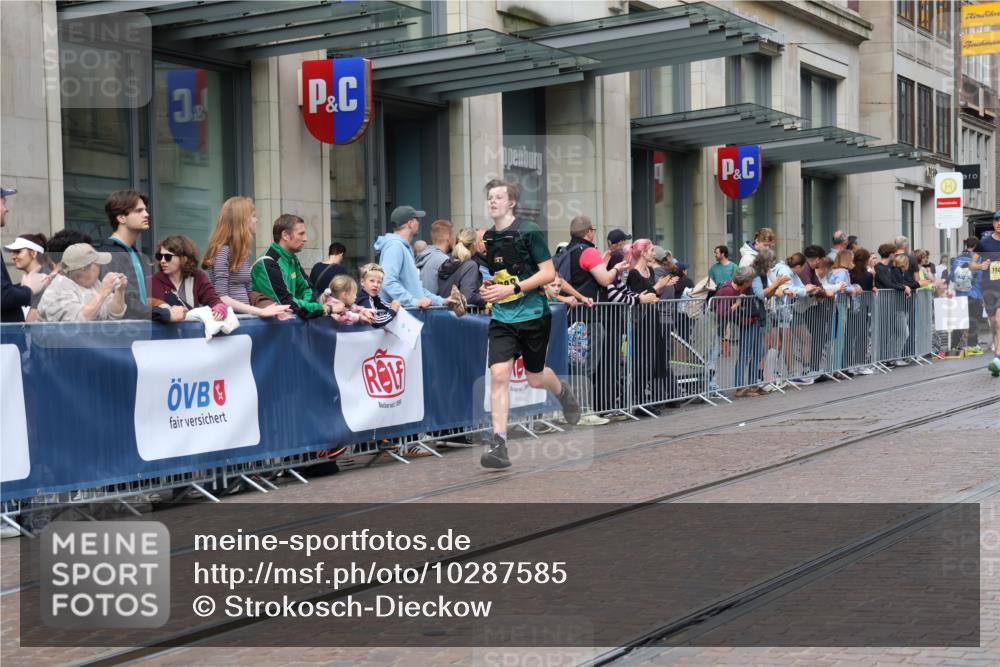 13.09.2026 - 21. swb-Marathon Bremen Strokosch-Dieckow http://msf.ph/oto/10287585 13.09.2026 10:42:55 Ziel 10336, 10346, 10456, 11042, 11143, 11265, 11442, 11632, 12053, 12406, 12469, 13523, 10235, 10312, 10816, 10988, 11779, 12281, 13580 meine-sportfotos.de