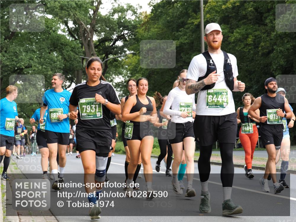 13.09.2026 - 21. swb-Marathon Bremen TobiasT http://msf.ph/oto/10287590 13.09.2026 12:22:17 Laufen 7958, 991, 10, 7931, 07, 6444, 5464, 919 meine-sportfotos.de