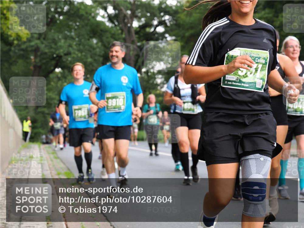 13.09.2026 - 21. swb-Marathon Bremen TobiasT http://msf.ph/oto/10287604 13.09.2026 12:22:19 Laufen 7950, 9910, 6066, 21, 26, 045 meine-sportfotos.de