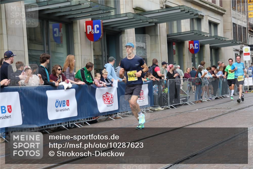 13.09.2026 - 21. swb-Marathon Bremen Strokosch-Dieckow http://msf.ph/oto/10287623 13.09.2026 10:42:58 Ziel 10346, 10456, 10618, 11042, 11143, 11265, 11632, 12053, 12406, 12469, 13523, 10235, 10312, 10336, 10816, 10988, 11442, 12281, 13580 meine-sportfotos.de