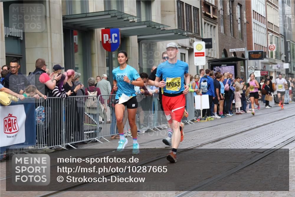 13.09.2026 - 21. swb-Marathon Bremen Strokosch-Dieckow http://msf.ph/oto/10287665 13.09.2026 10:43:02 Ziel 10328, 10346, 10456, 10618, 11042, 11143, 11468, 11632, 11826, 12053, 12406, 12469, 13523, 10235, 10336, 10816, 10988, 11265, 11442, 12053, 13580 meine-sportfotos.de